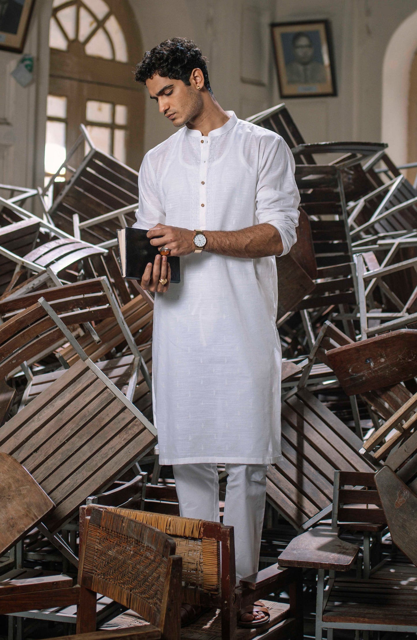 Men's Embroidered Kurta