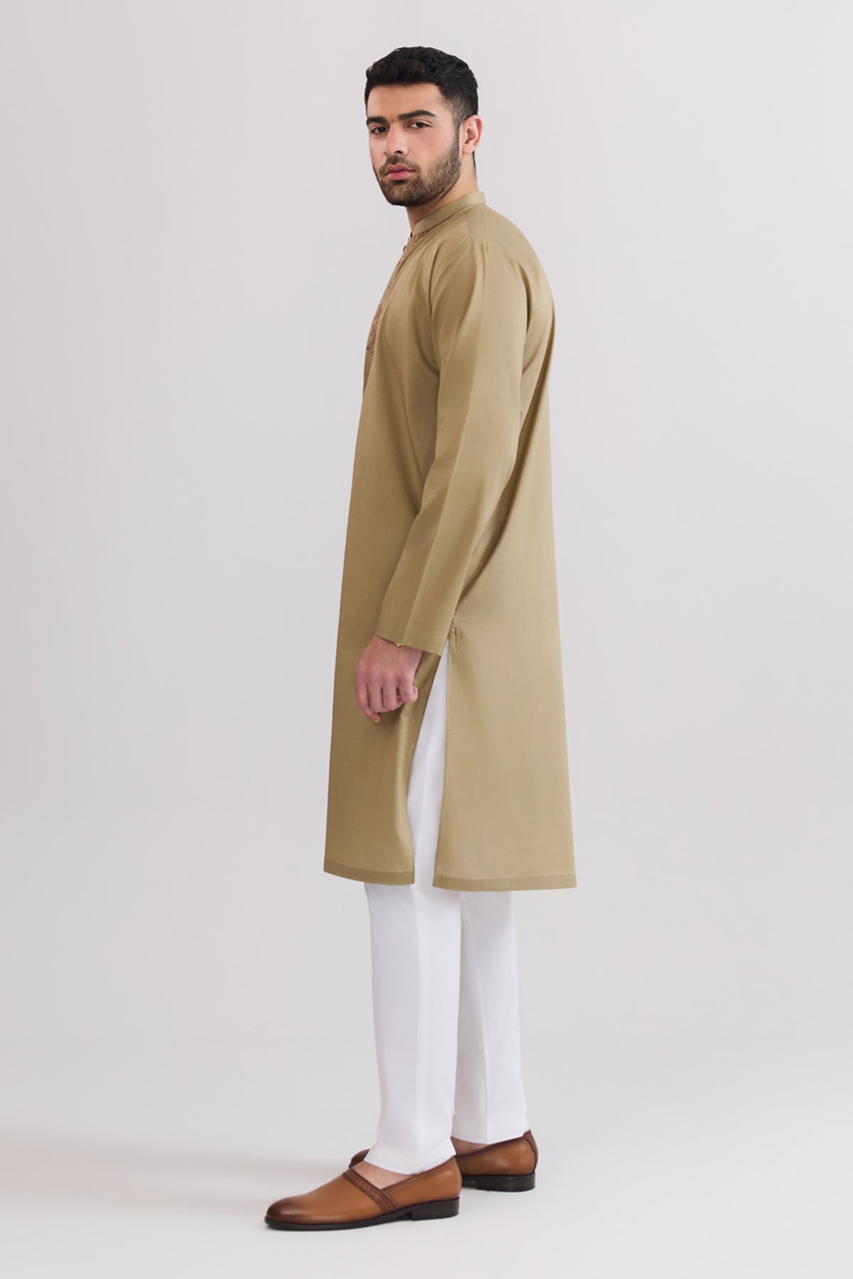 Men Embroidered Kurta - SMK804225 - Shop Now at Shahnameh