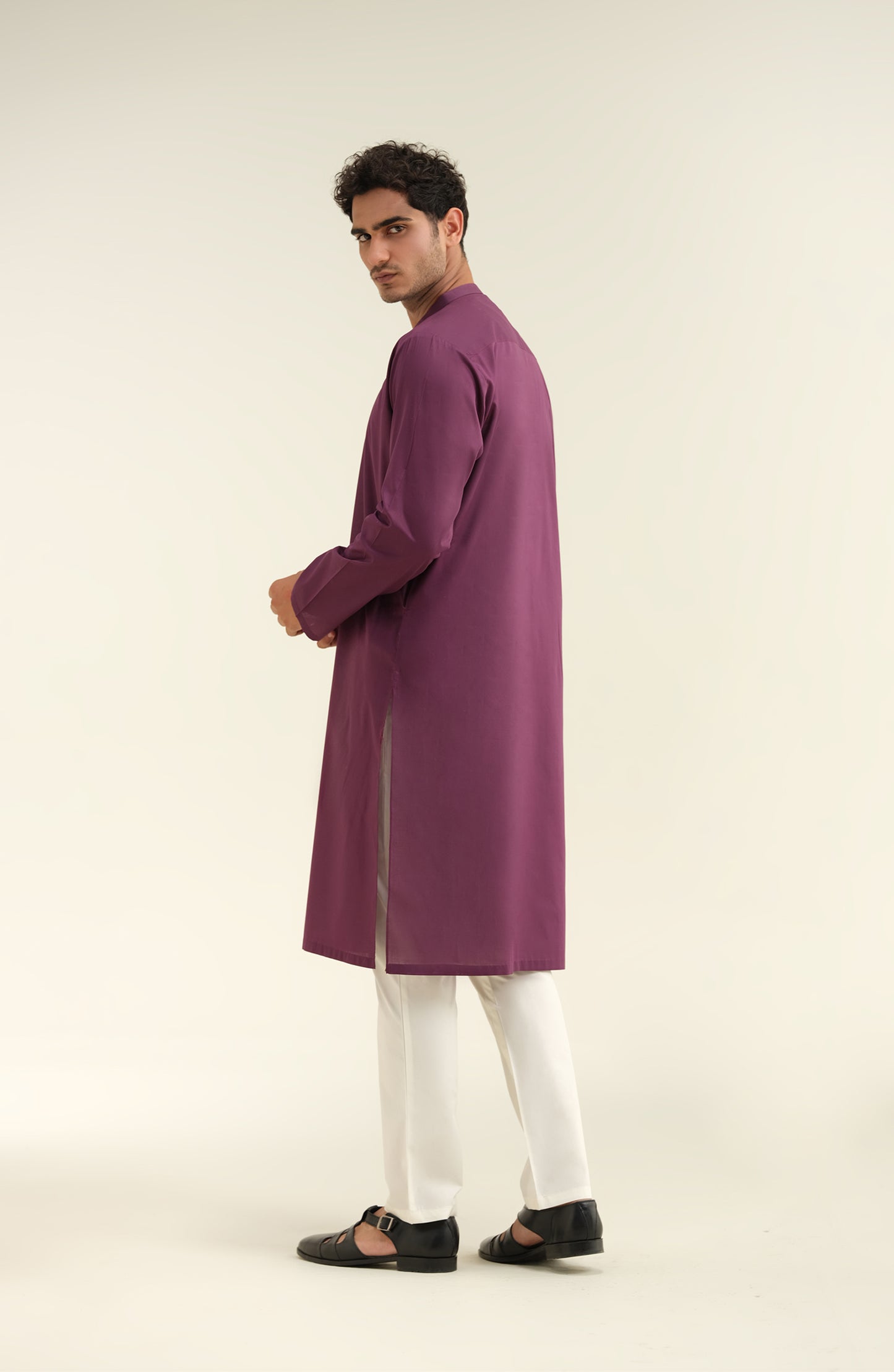 Men's Front Embroidered Kurta