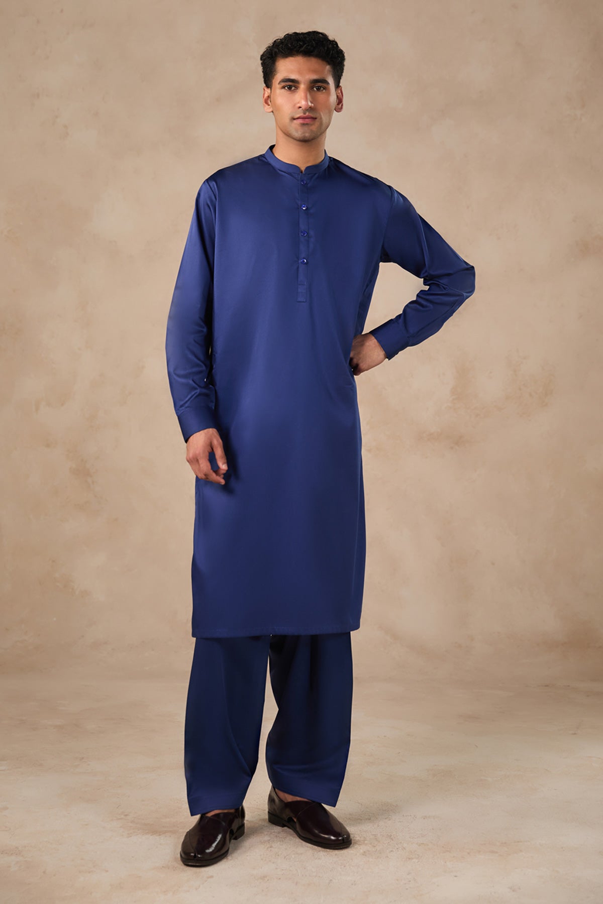 Awami Suit In Satin Pima Cotton - SMS232126