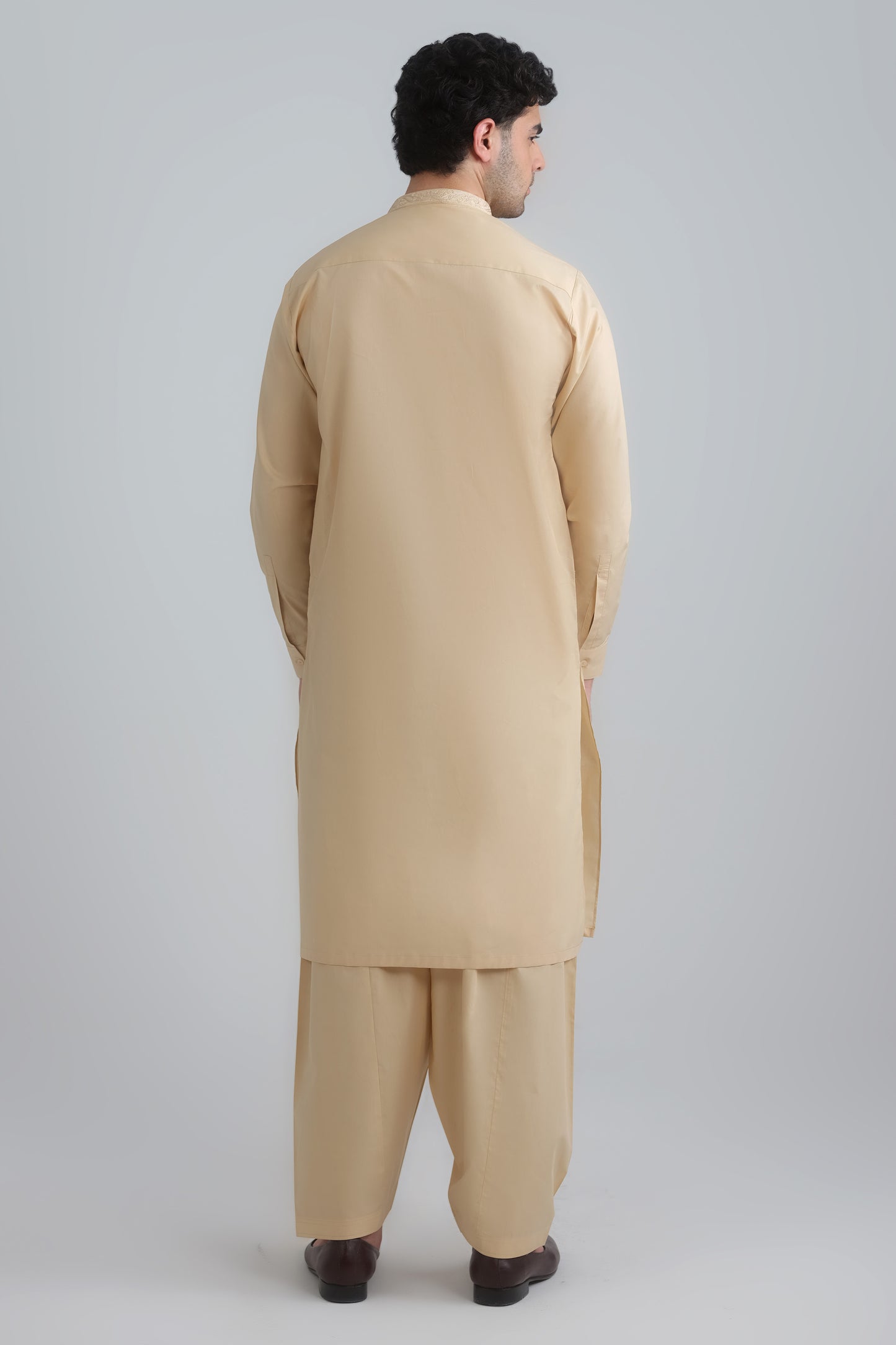 Riwayat Suit - SMS702125