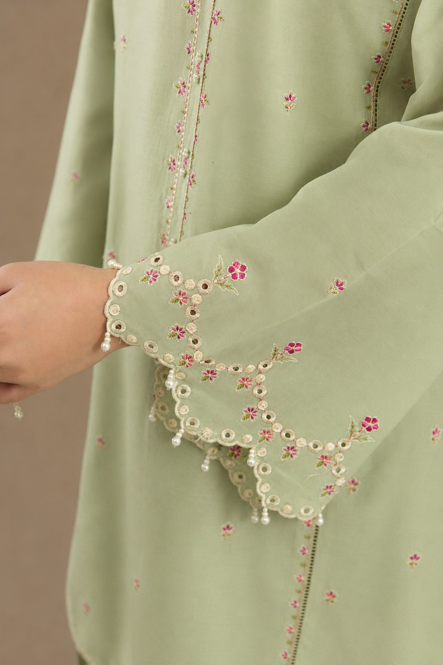 LAWN | EMBROIDERED