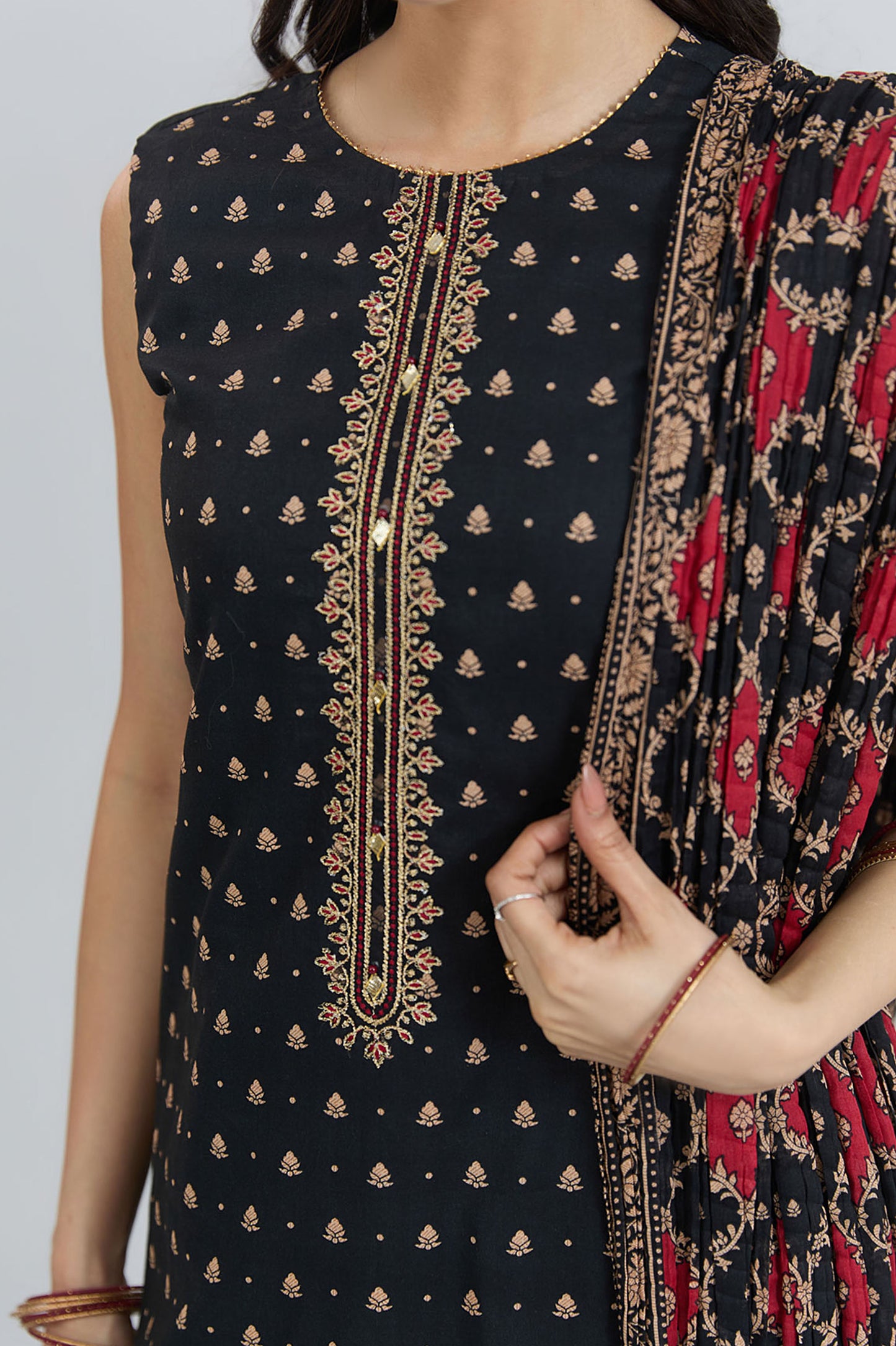 LAWN | EMBROIDERED