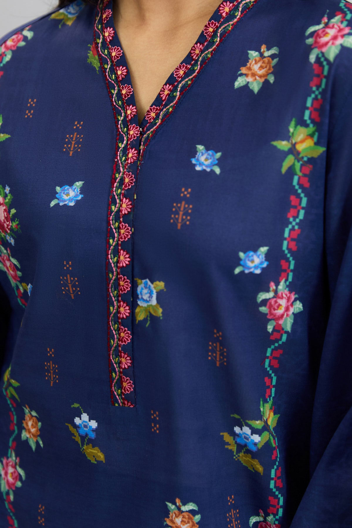 LAWN | EMBROIDERED - Shop Now at Kayseria