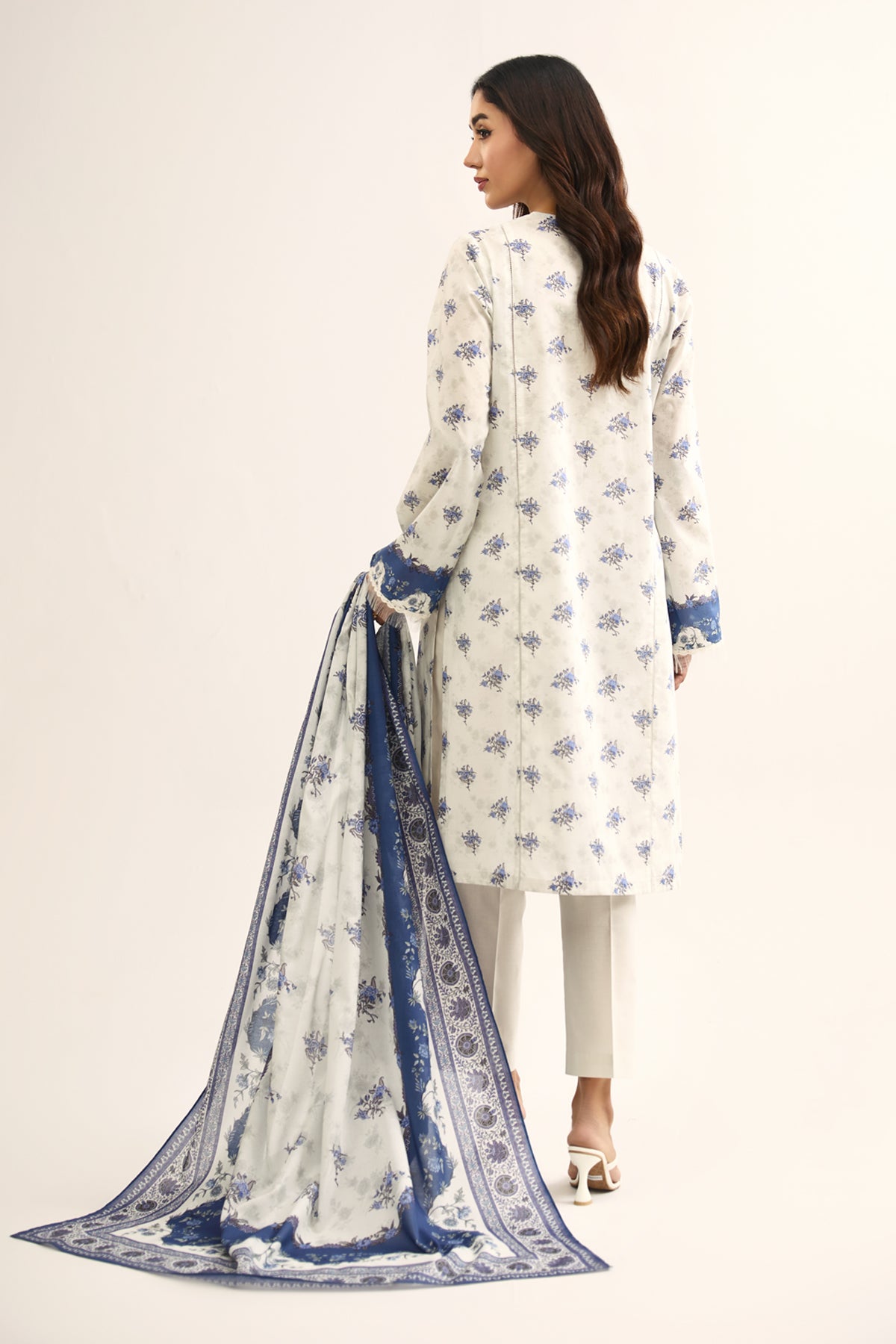 LAWN | EMBROIDERED - Shop Now at Kayseria