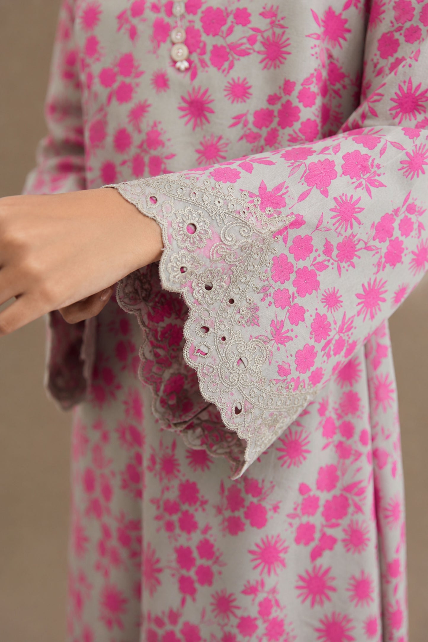 LAWN | EMBROIDERED
