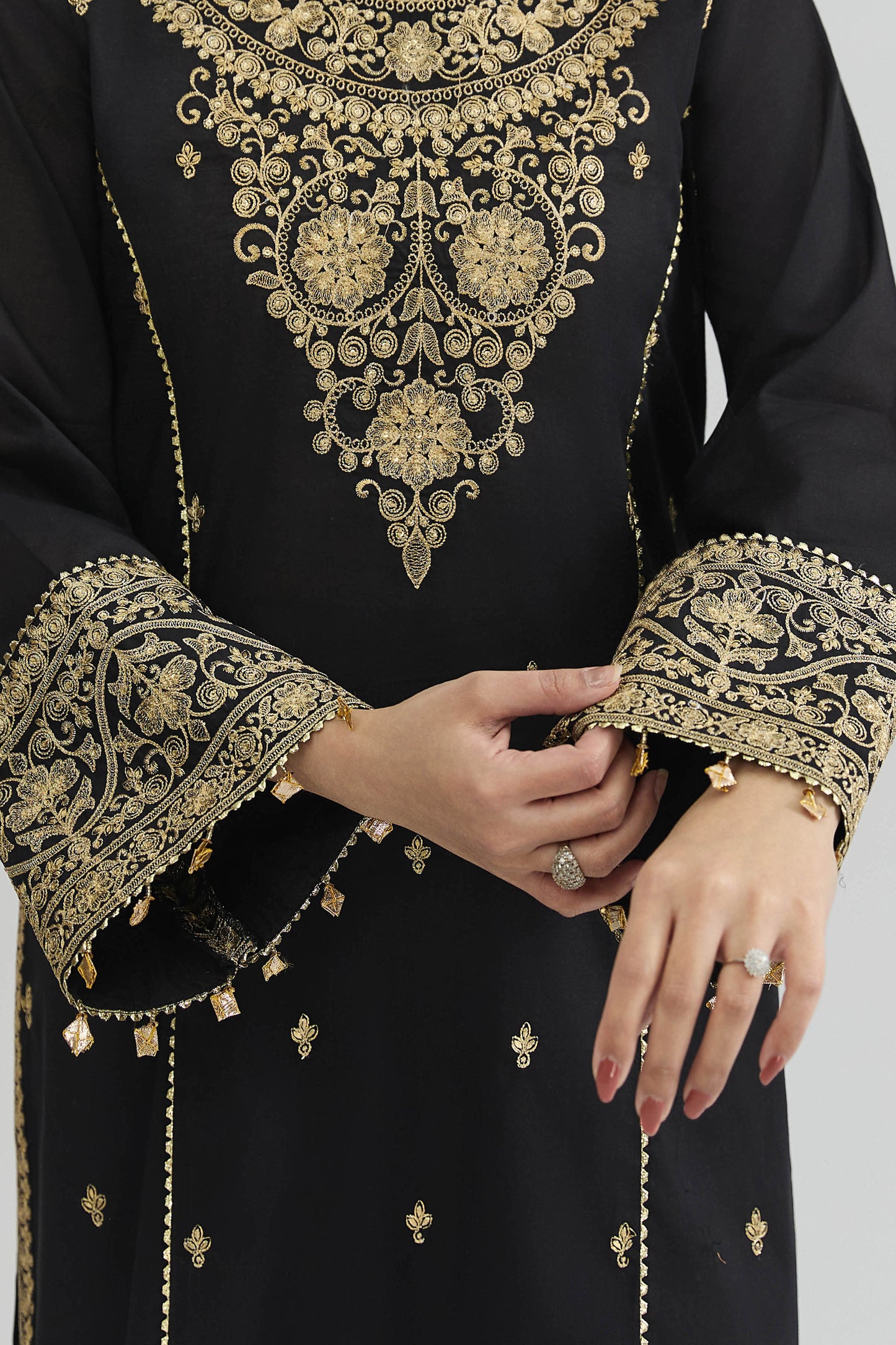 LAWN | EMBROIDERED