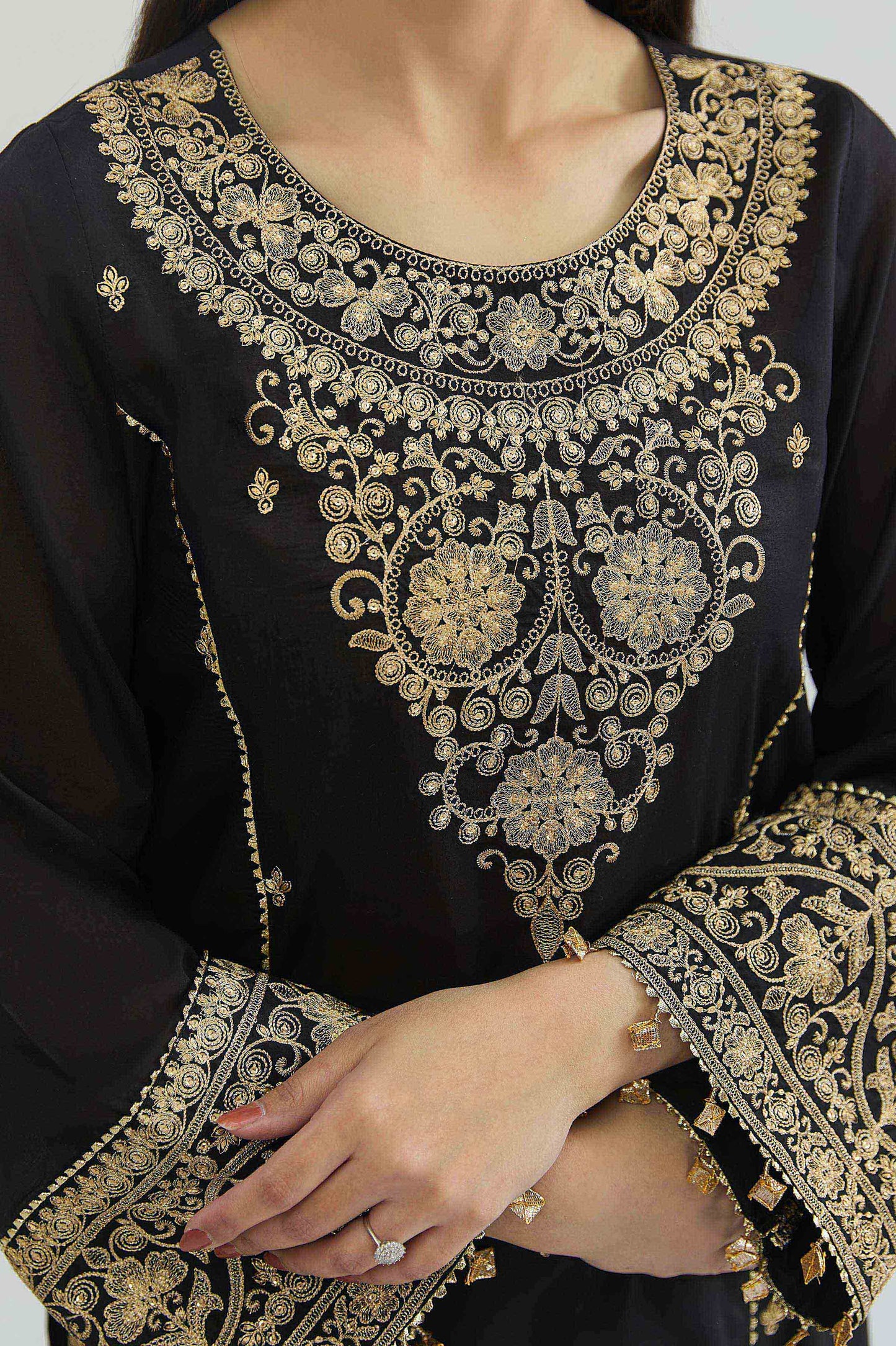 LAWN | EMBROIDERED