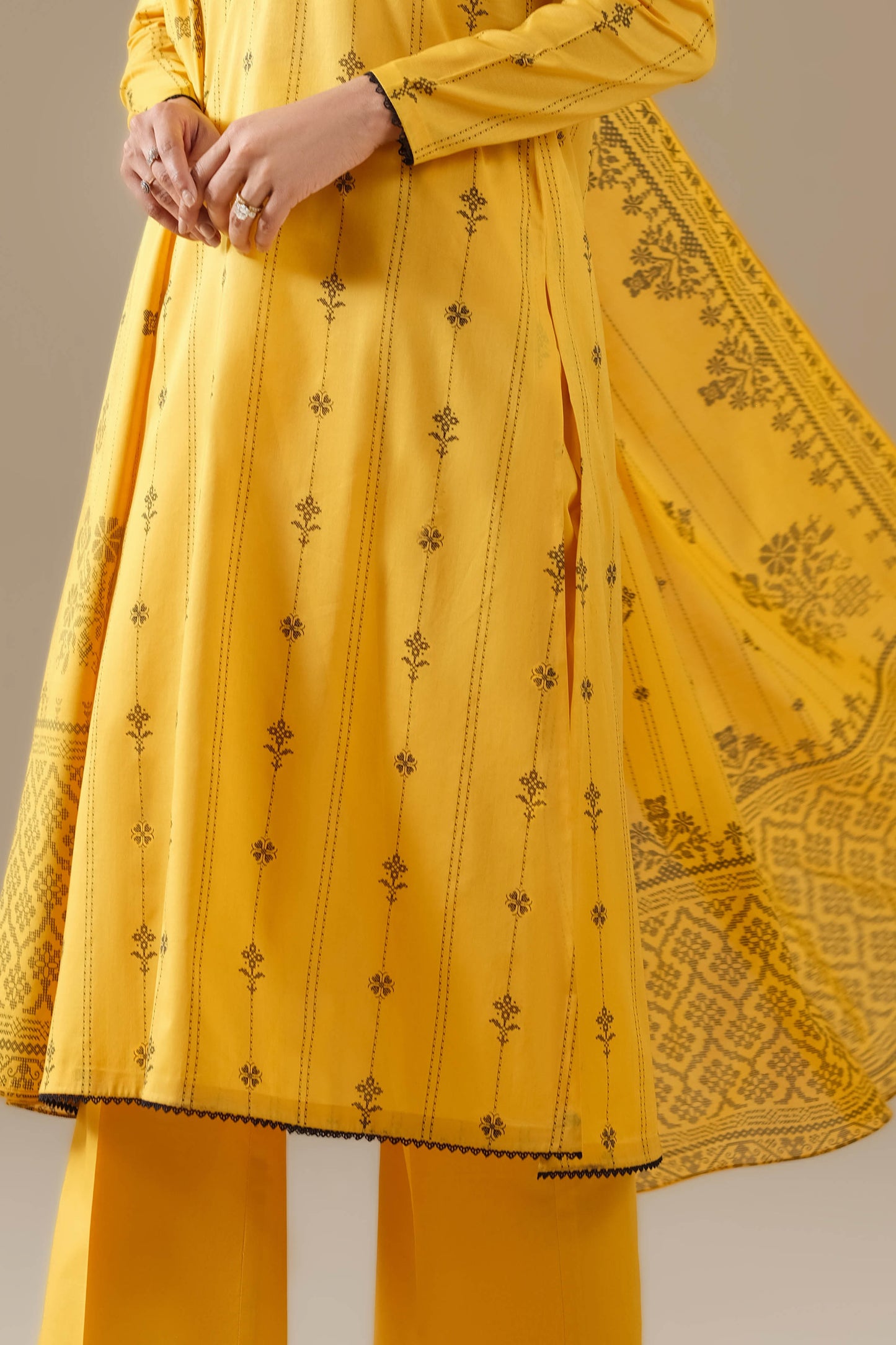 LAWN| PRINTED