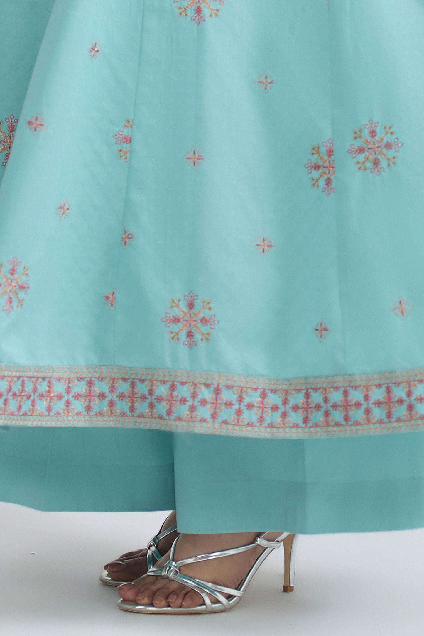 JACQUARD | EMBROIDERED