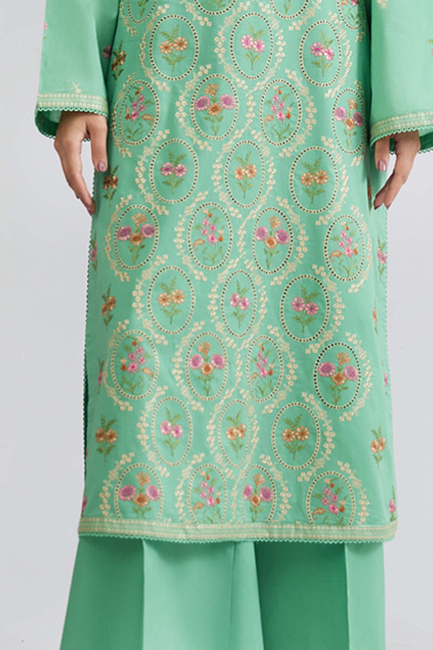 LAWN | EMBROIDERED