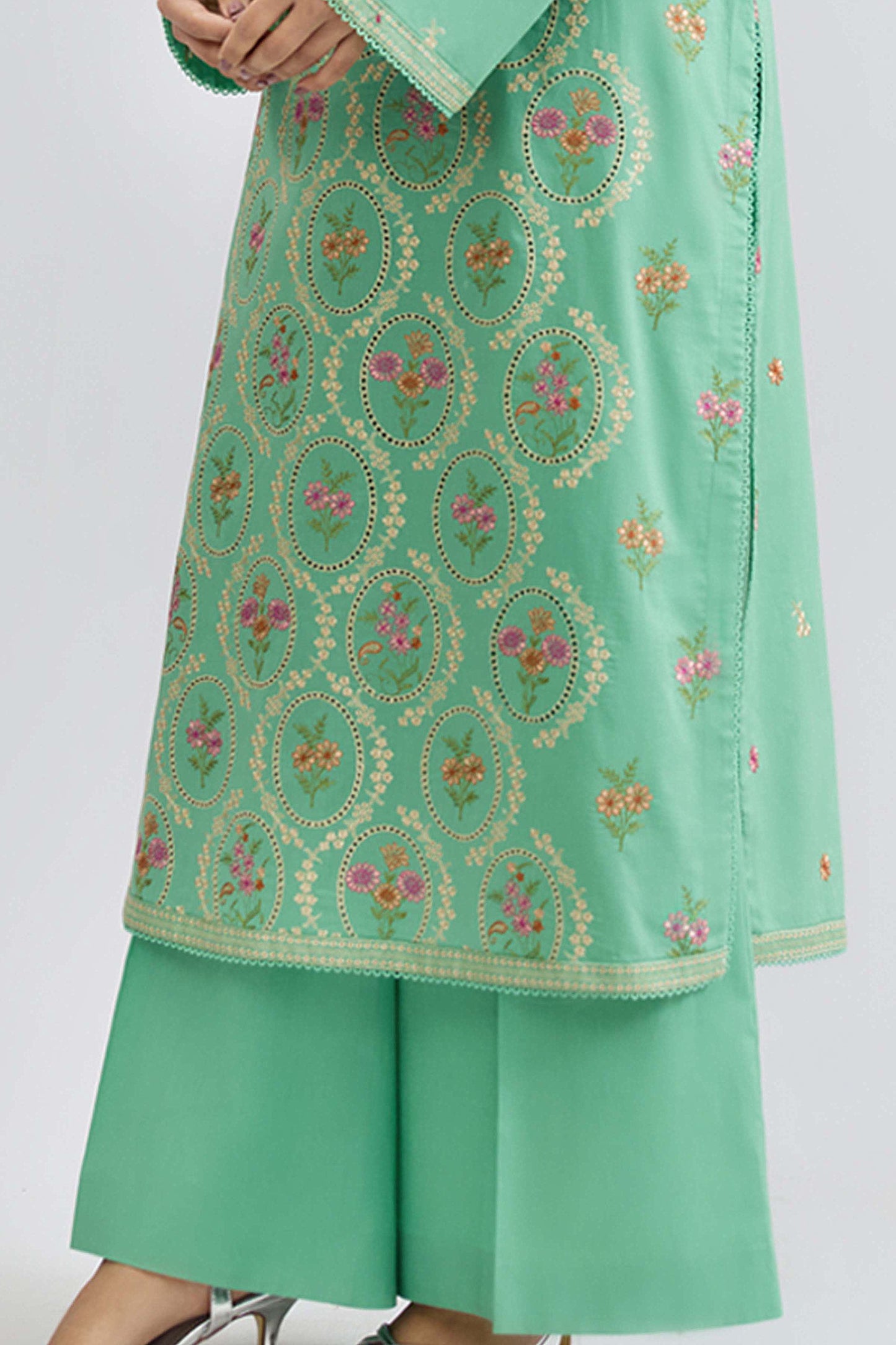 LAWN | EMBROIDERED