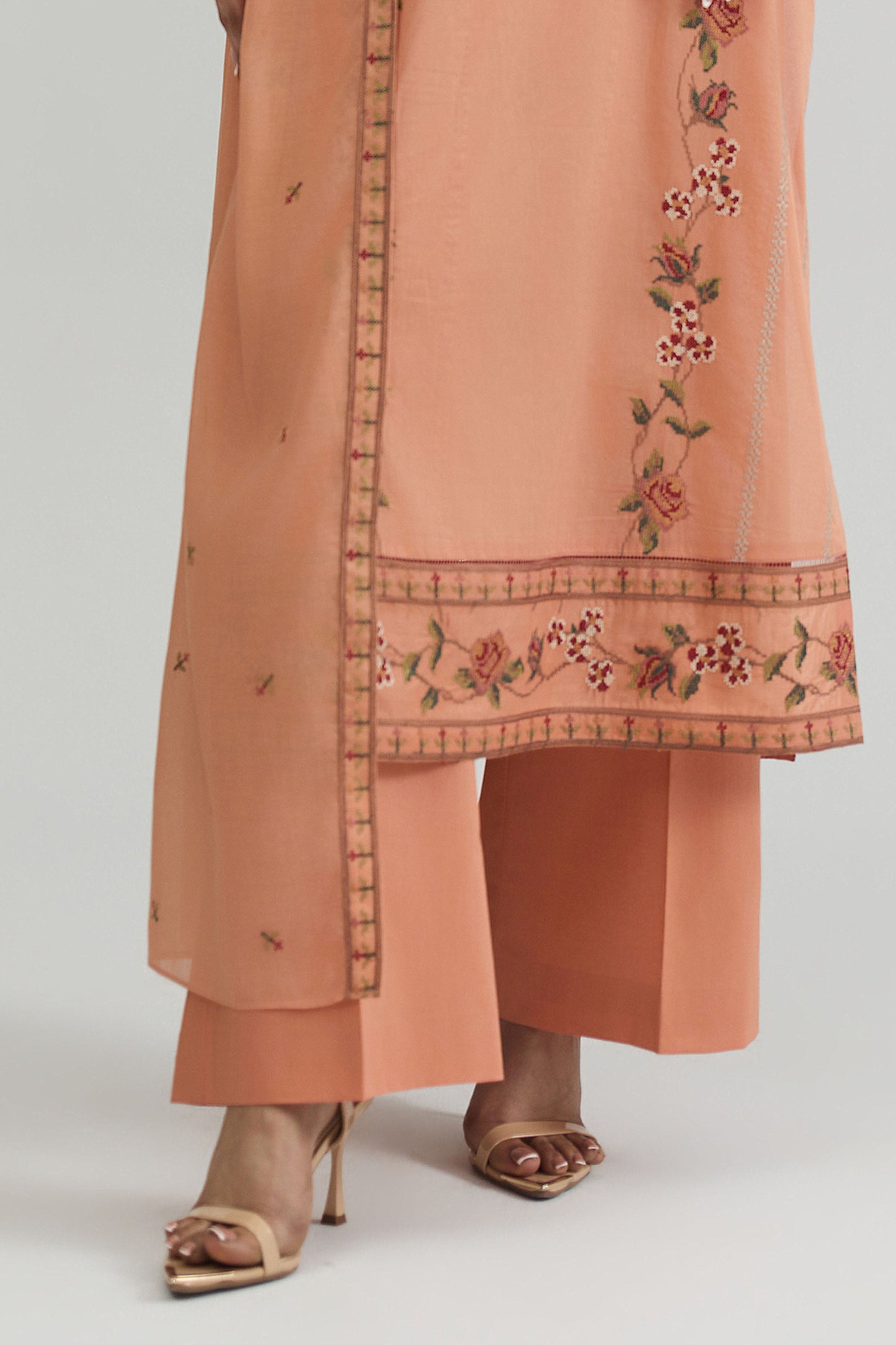 LAWN | EMBROIDERED