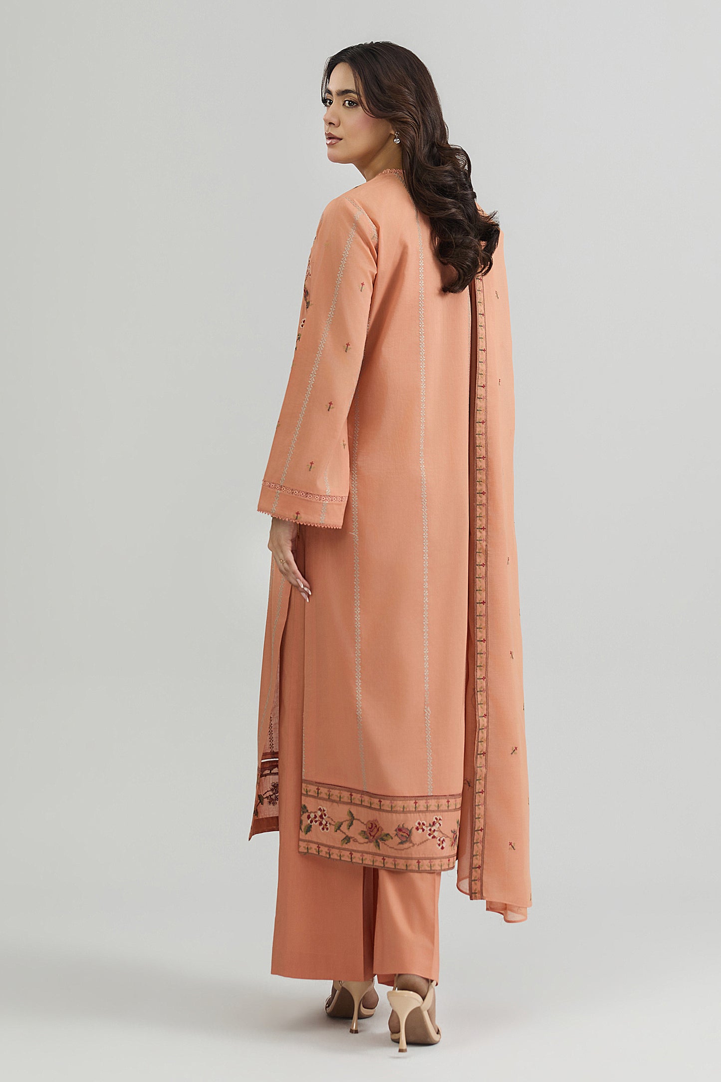 LAWN | EMBROIDERED