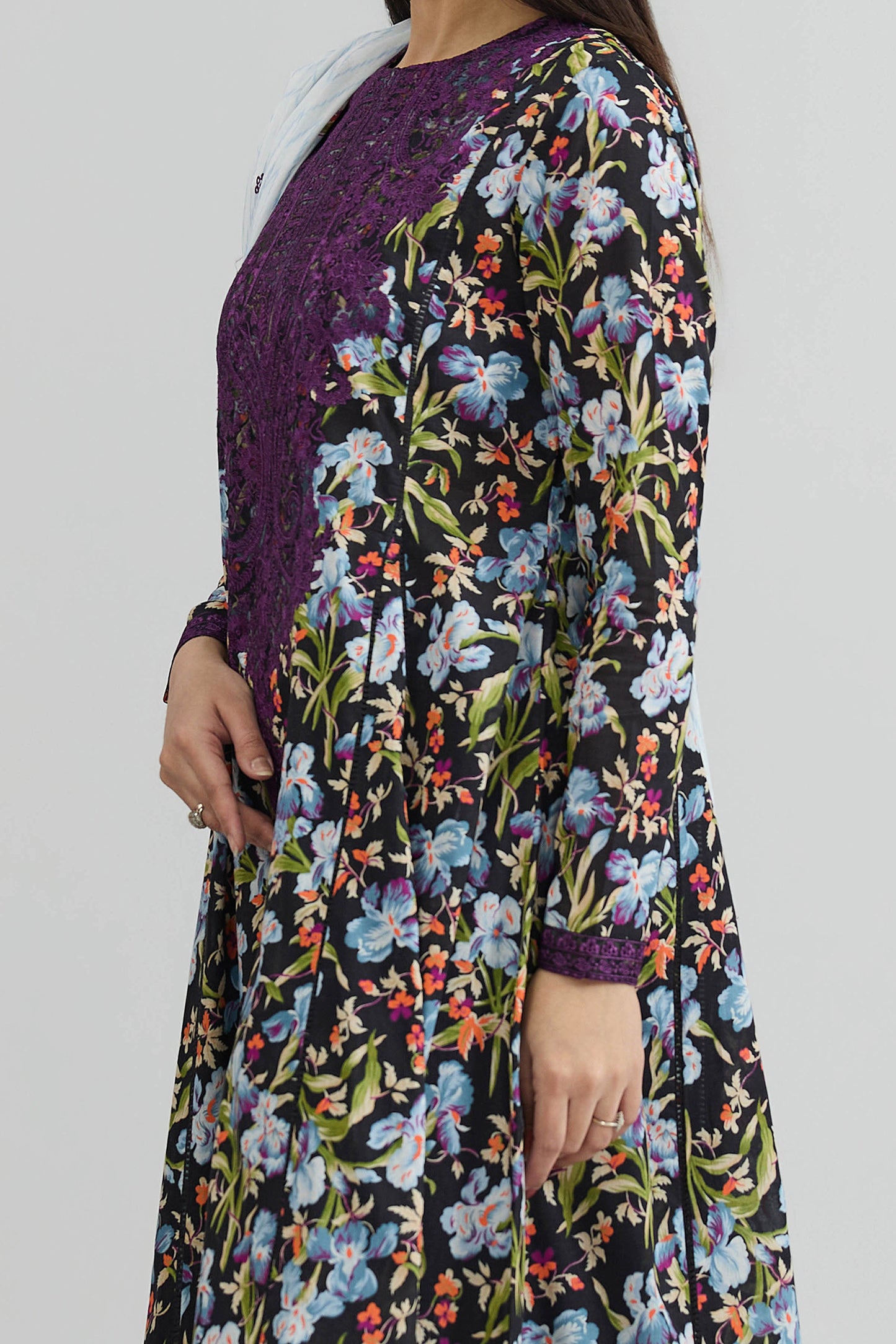 LAWN | EMBROIDERED