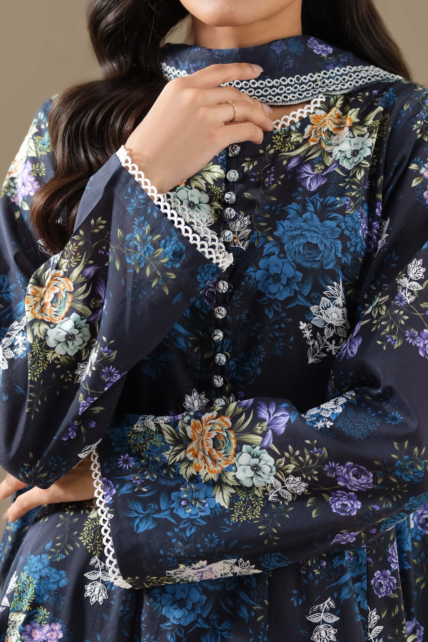 LAWN | EMBROIDERED