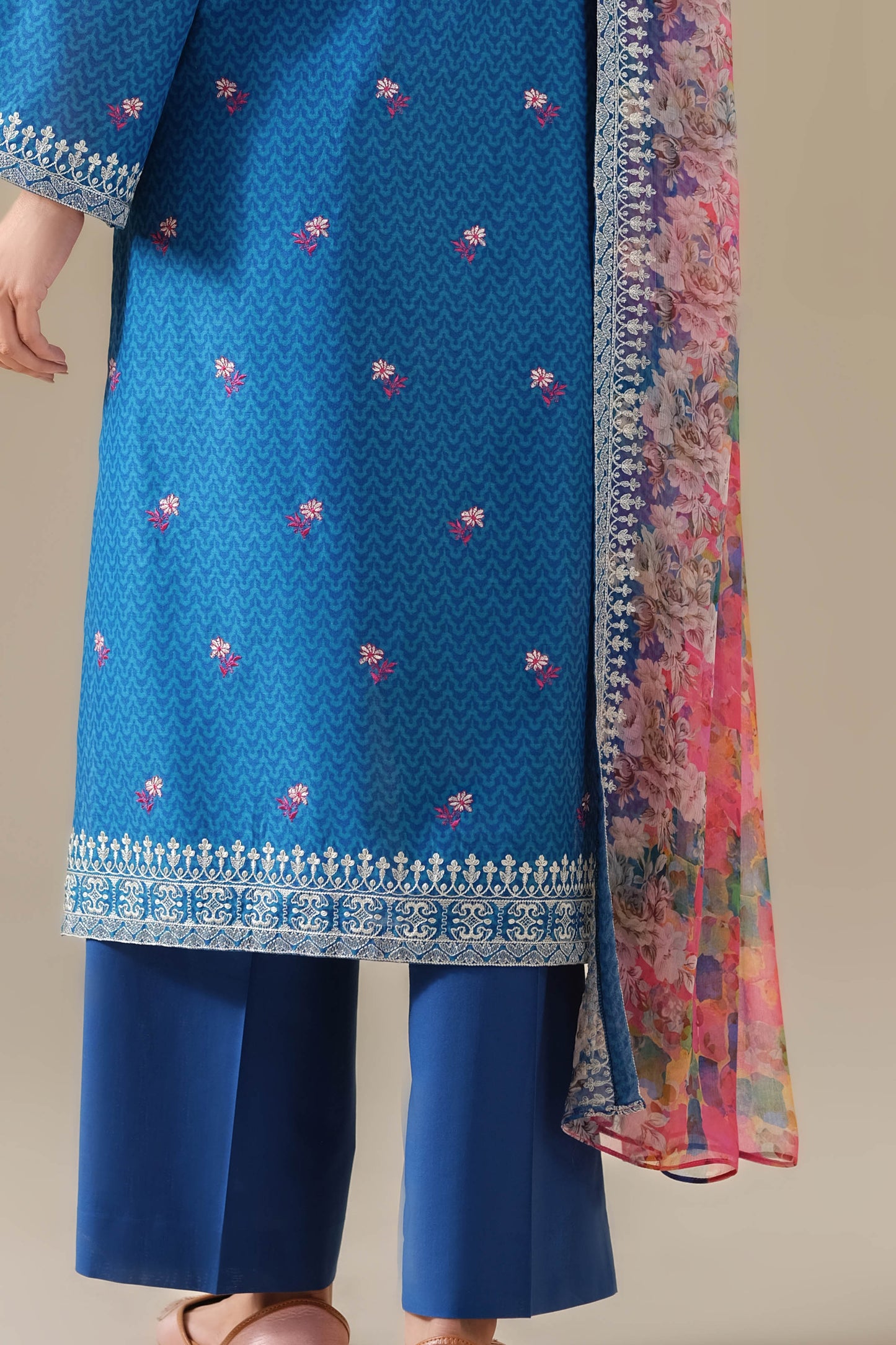 LAWN | EMBROIDERED