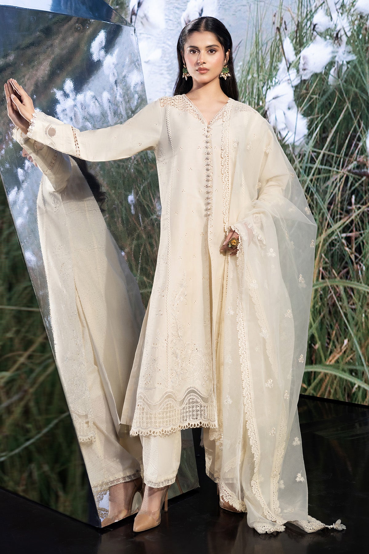 LAWN  |  EMBROIDERED - Shop Now at Kayseria