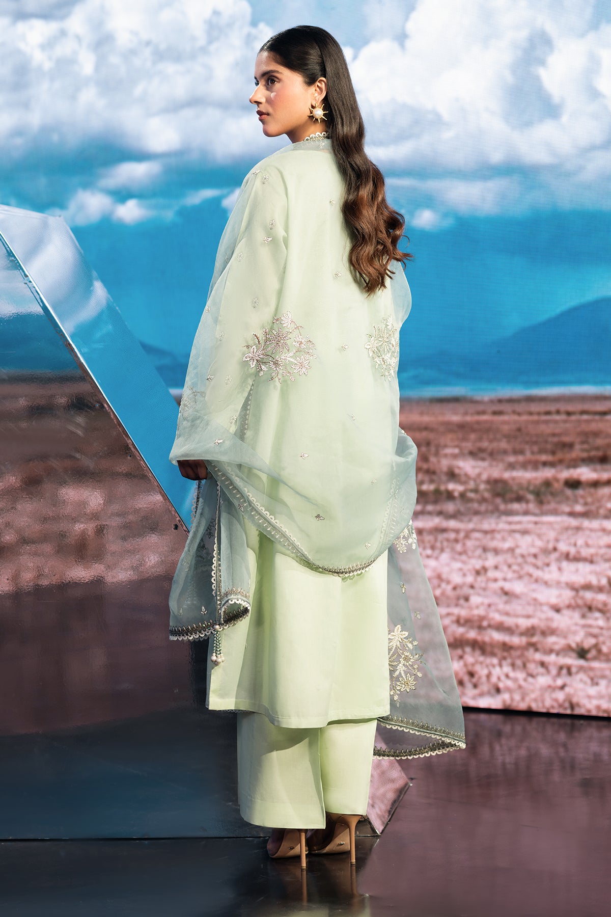 LAWN  |  EMBROIDERED - Shop Now at Kayseria
