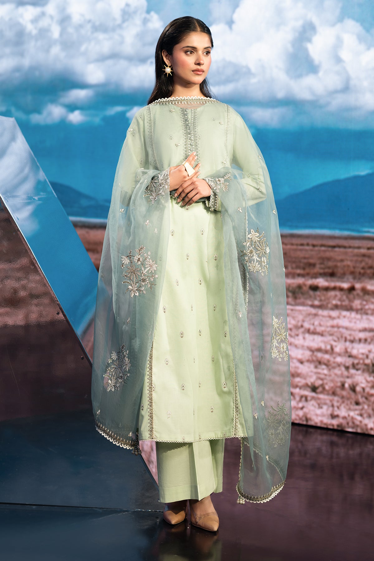 LAWN  |  EMBROIDERED - Shop Now at Kayseria