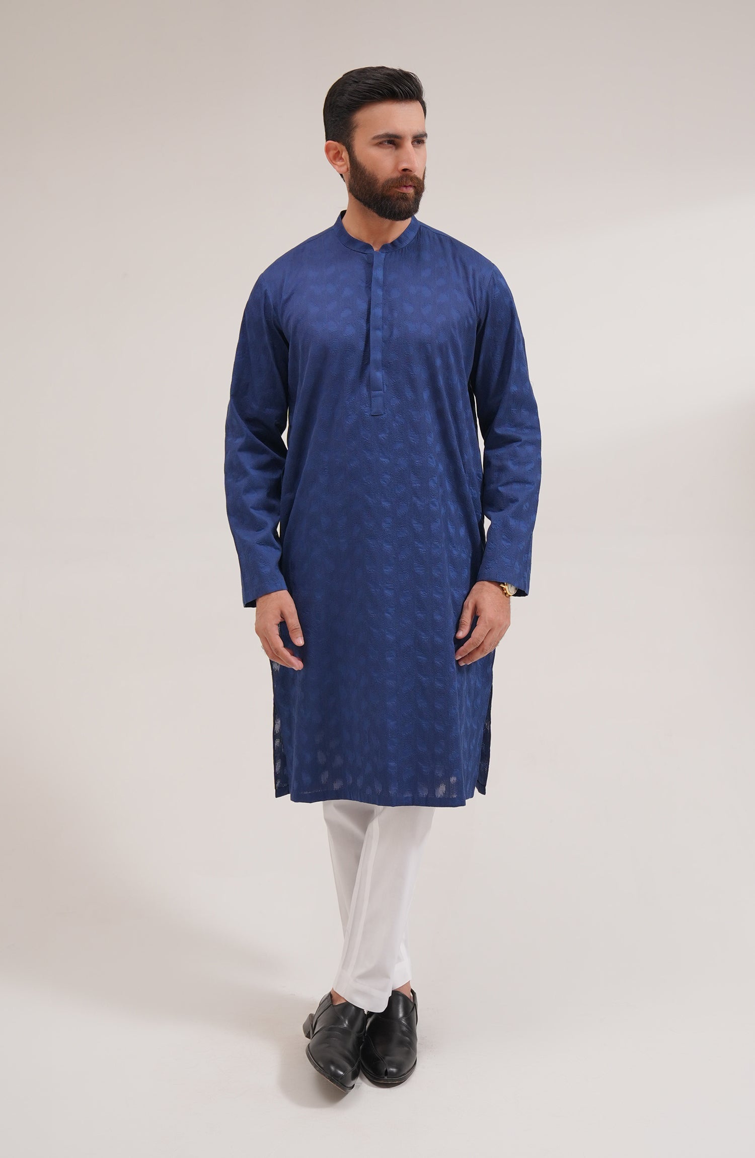 Men's Embroidered Kurta - Shop Now at Shahnameh