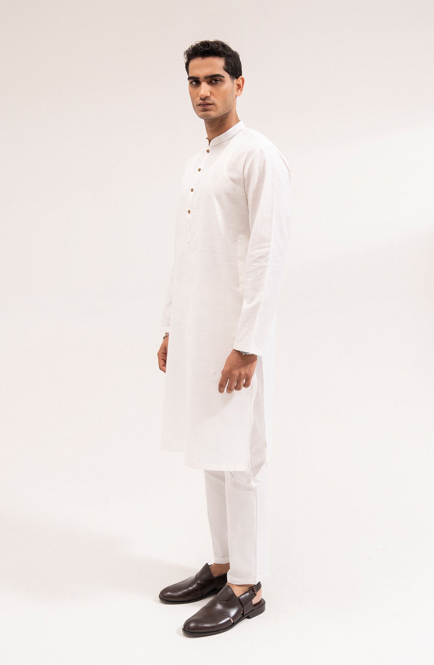 Men's Embroidered Kurta