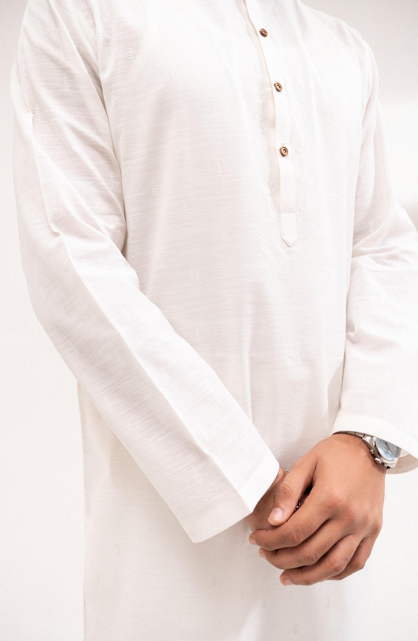 Men's Embroidered Kurta