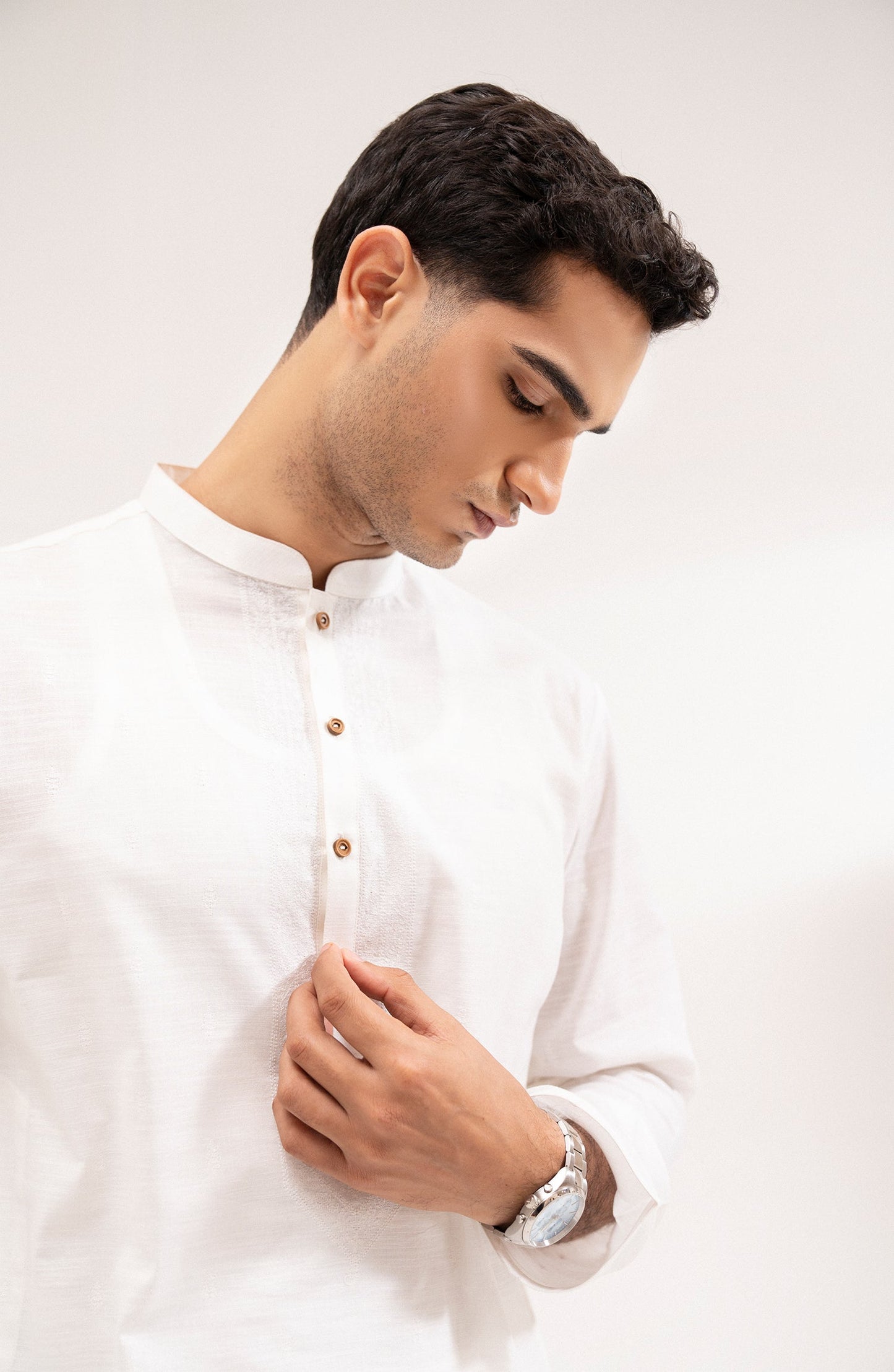 Men's Embroidered Kurta