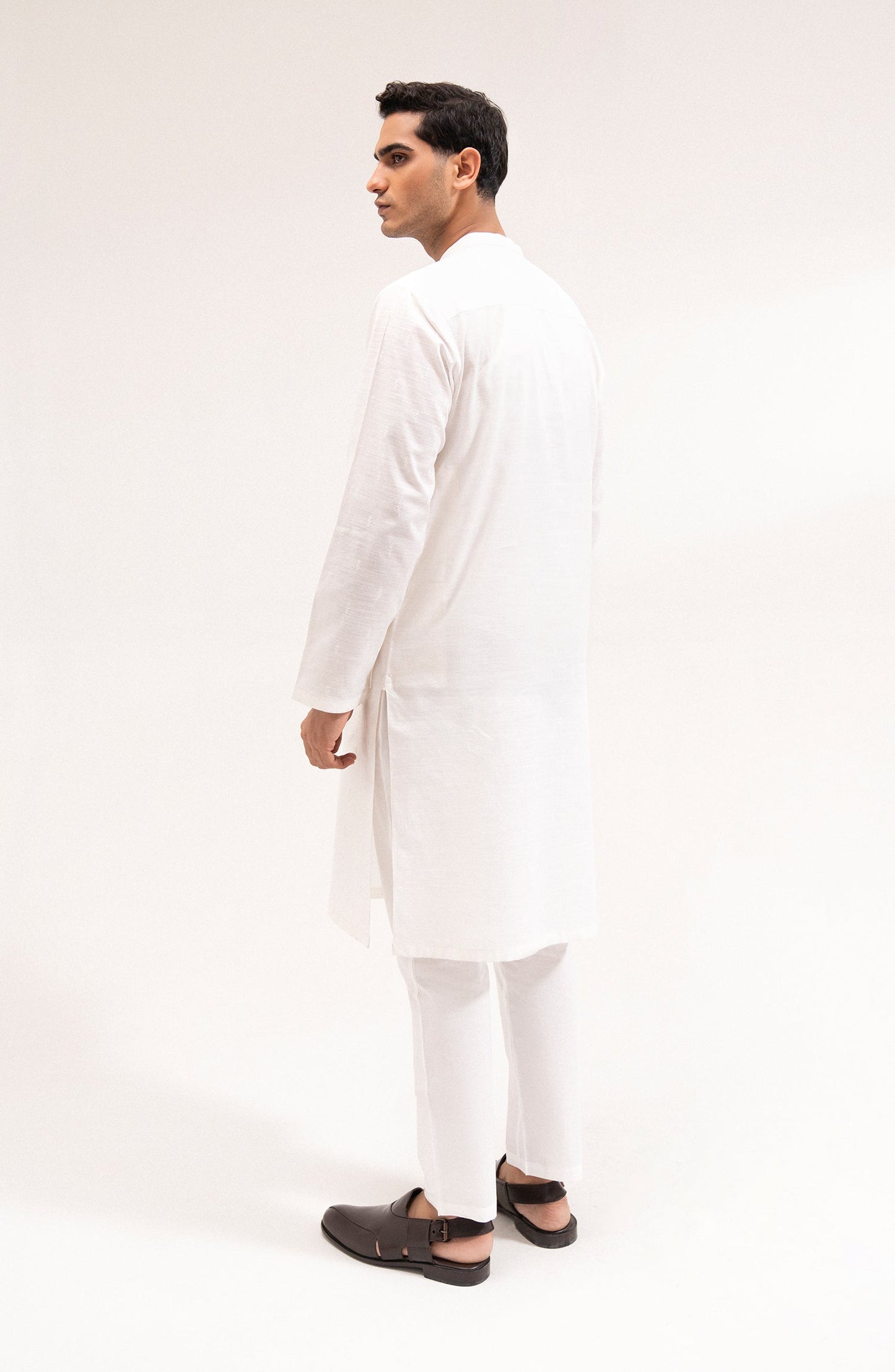 Men's Embroidered Kurta